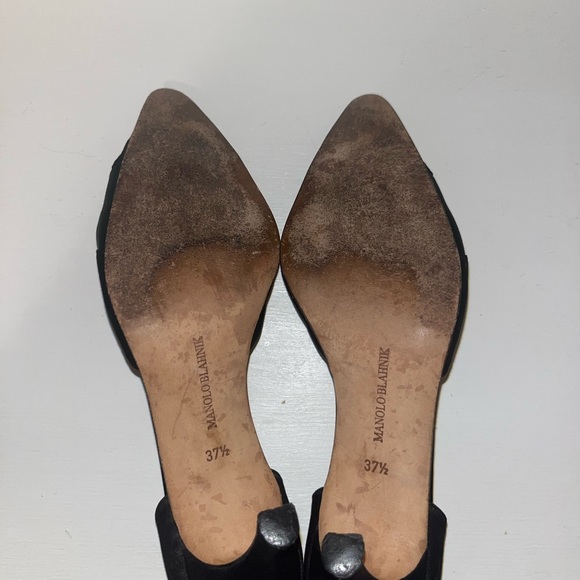 Manolo Blahnik black satin dress shoes. - Picture 6 of 9
